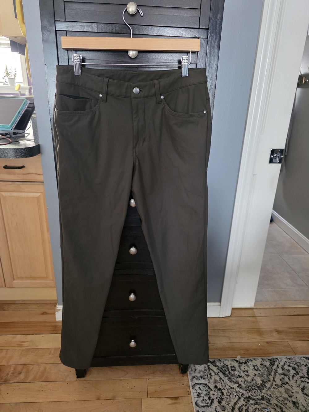 ** Lululemon ABC Slim Fit 5 Pocket Men's Pants **
